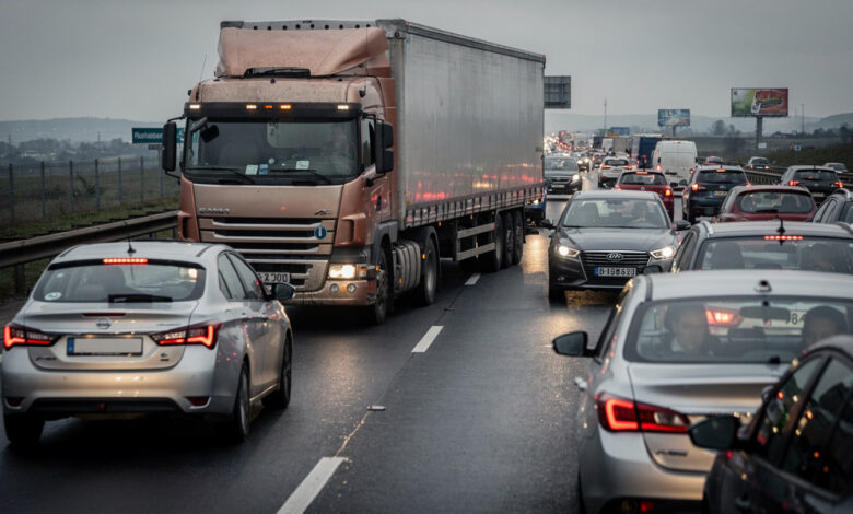 Dangers of Improper Lane Usage by Trucks